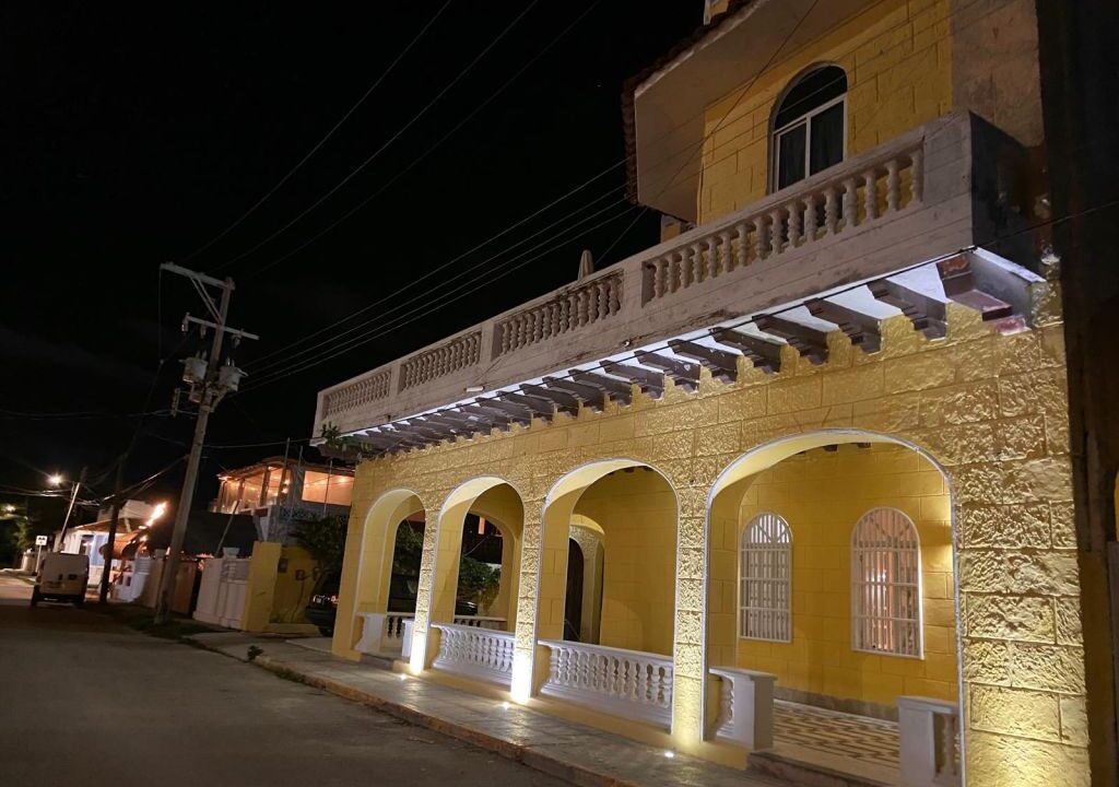 original-AE75959A-B08F-494B-882A-9B5F5E5DA9C6